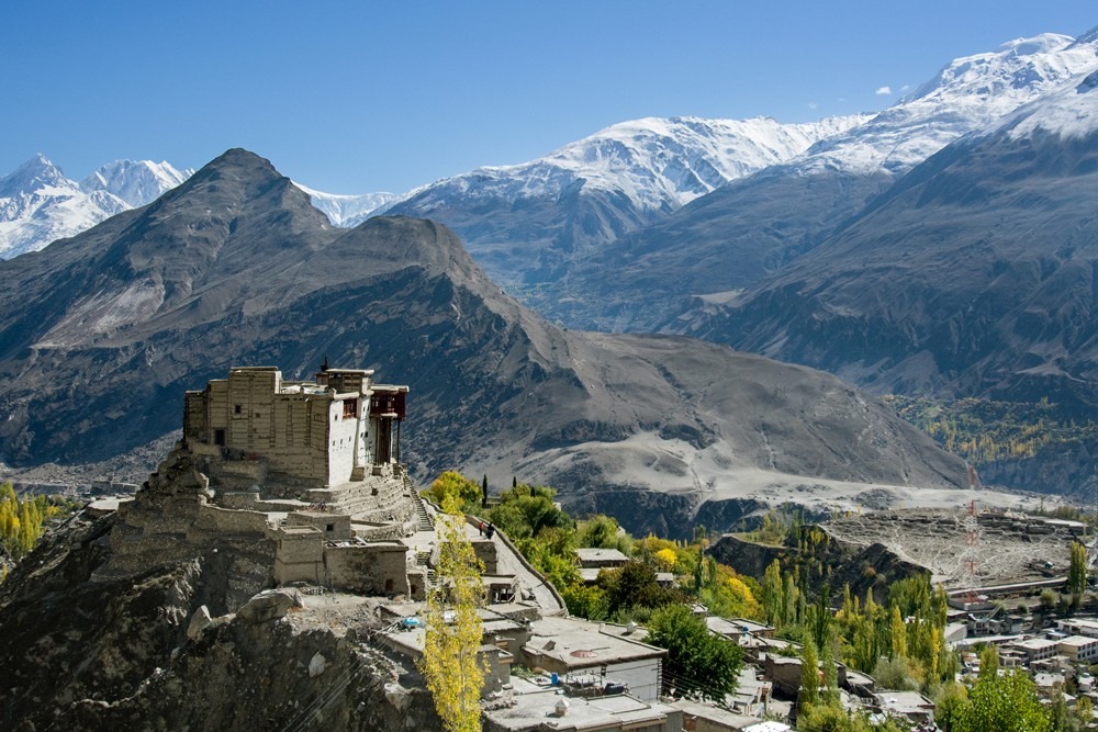 mountainous-fort-hilltop-snow-capped-peaks.jpg